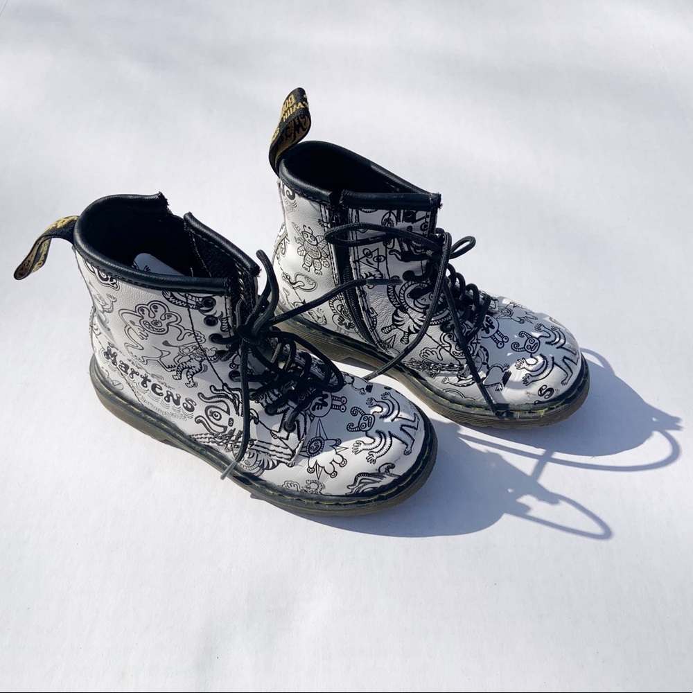 Rare Dr. martens kids size 10/US